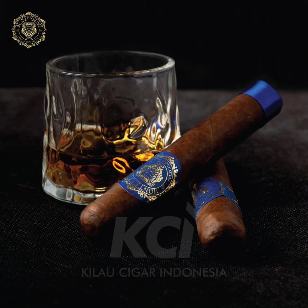 Toro Size : 5½ x 55 Strength : Medium - Full Binder/Filler : Nicaraguan Wrapper : Ecuadorian Habano